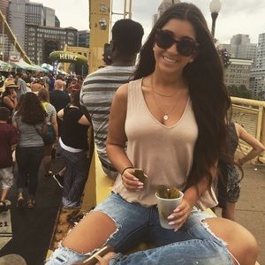 Meet your Posher, Hayley